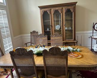DINING TABLE WITH EXTRA LEAF AND SIX CANE BACK CHAIRS