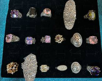 LARGE AMOUNT OF RINGS