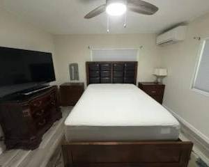 Queen bed.and queen matress