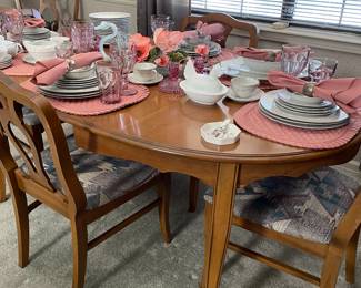 Dining table & 6 chairs