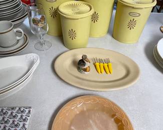 Tupperware canister set