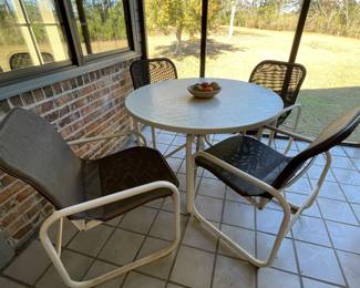 Samsonite Patio table & 4 chairs