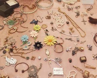 Vintage jewelry 