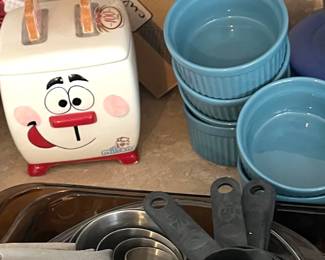 Kellogg toaster snack contain or cookie jar by Milton! Rare 2005! It’s a keeper!