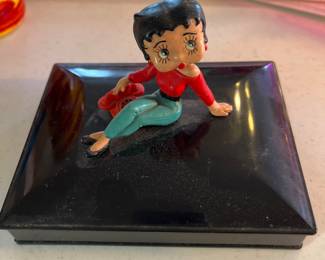 1986 King Features Syndicate, Fleischer Studios Inc. - Italy
Betty Boop card holder