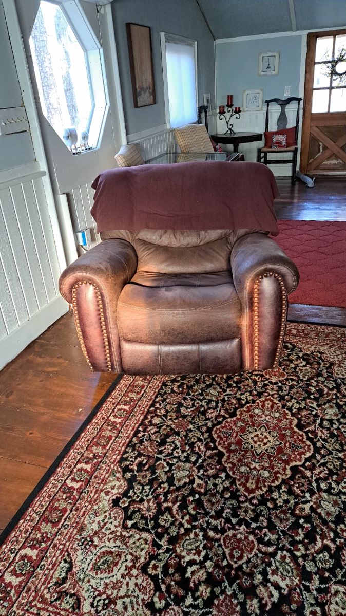 Huge easy chair rocker recliner
