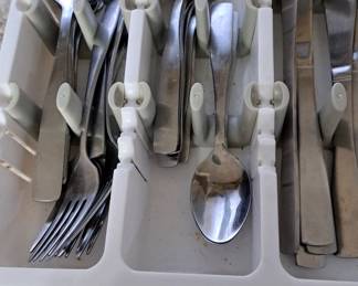 Flatware set