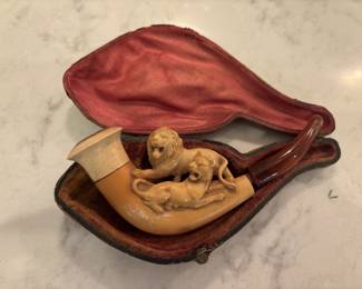 Meerschaum Pipe Depicting a Roaring Lion and Lioness 