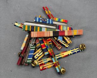 LOT OF MILITARY RIBBONS