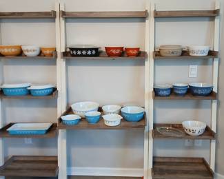 Huge collection of vintage and rare Pyrex in pristine  condition. 