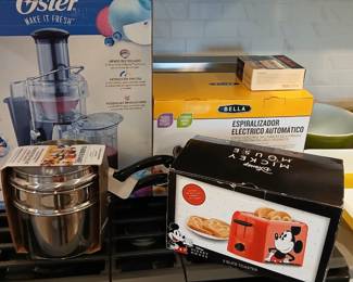 New in box kitchen wares. (MORE NOT PICTURED)