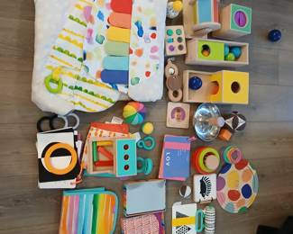 LOVEVERY BRAND stimulation set. (Loveevery kids toys are a subscription toy service used to stimulate 
learning and development.)