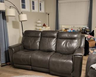 AWESOME electric reclining sofa .