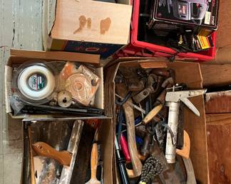 Lots of tools.  More than what's shown here.
