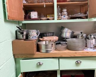 Serving dishes, plate sets, parfait glass set, pots and pans. 