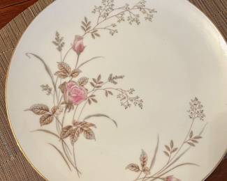 Noritake 40 piece china set 