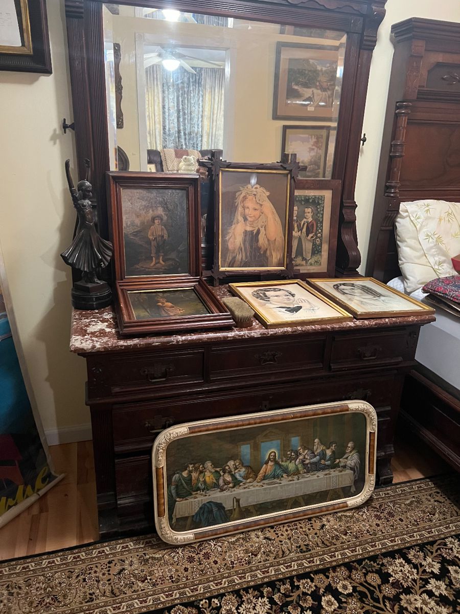 Large variety of old pictures and Paintings also are available