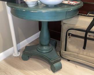 Round Pedestal Table