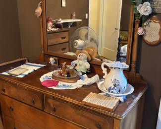 Wood dresser with Mirror