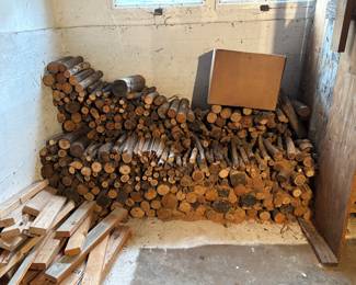 So much wood. Great size for a wood stove and as dry as can be. 