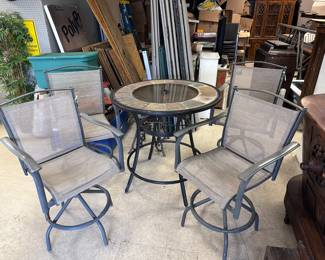 Patio Table 4 Chairs