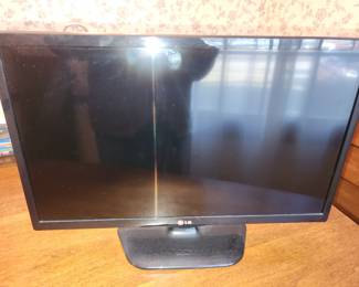 24" LG tv