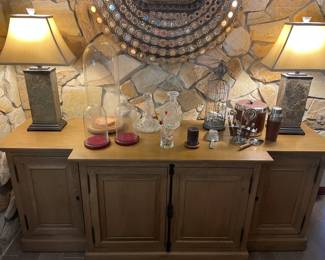 LAMPS,BUFFET & CLOCHE'S SOLD