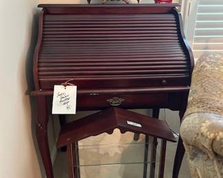 ladies rolltop, display, clock