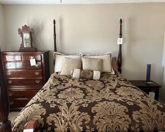 4 post rice carved bed, comforter set