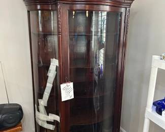 curved glass curio, needs new glass on one side