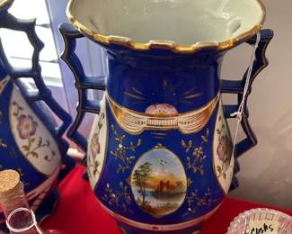 pair of outstanding Victorian vases