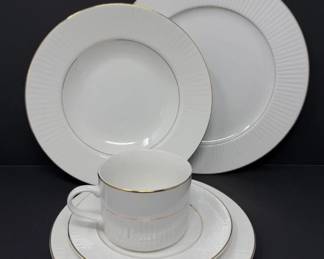 Gibson Everyday Fine China Dinnerware Set – 60-Piece White & Gold Trim	