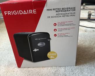 Frigidaire Mini Retro Beverage Refrigerator NIB