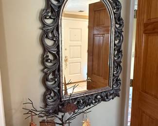 DECORATIVE MIRROR