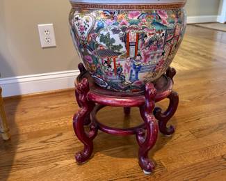Fishbowl on stand 