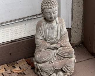 Outdoor statue 