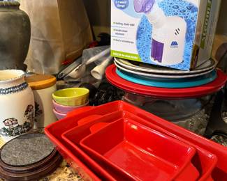 Kitchen items & utensils 