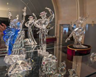 Isadora, Antonio, large figurines, boxes of course