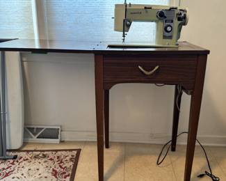 WHITE SEWING MACHINE