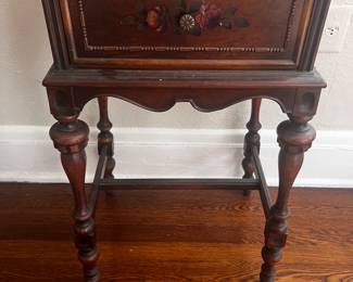 Berkey & Gay bedroom grouping 1920s-40s