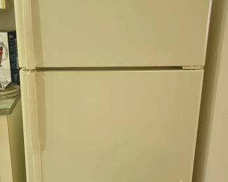 GE Refrigerator 