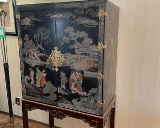 Drexel Heritage Black Lacquer Oriental Bar Cabinet