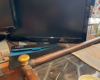 Vizio M220MV TV