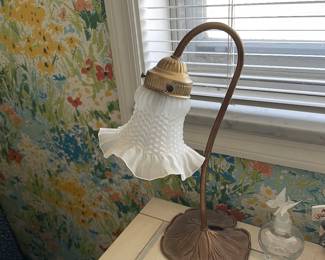 Vintage Brass Single Lilypad Goose Neck Table Lamp - Good Working Condition -