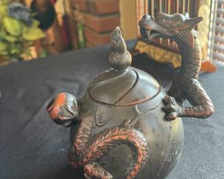 Chinese Yixing Zisha  Dragon Teapot