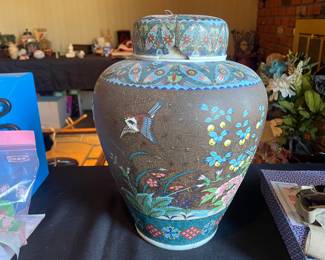 Vintage Chinese Ginger Jar - Crack in the lid and inside of jar