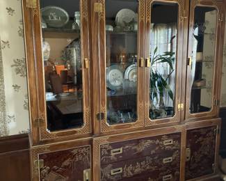 Vintage Drexel Heritage Asian Chinoiserie Lacquered & Gold Gilt China Cabinet