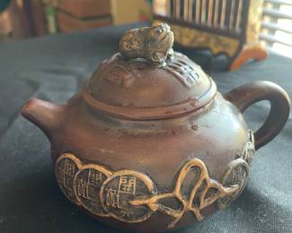 Chinese Yixing Style Clay Teapots The Bombay Company Decor Collectibles 