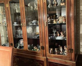 Vintage Asian Chinoiserie Drexel Hand Painted Breakfront Display China Cabinet
