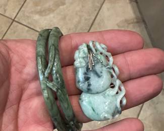 jade pieces of jewelry 